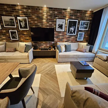 Woodside - * كوباونيك