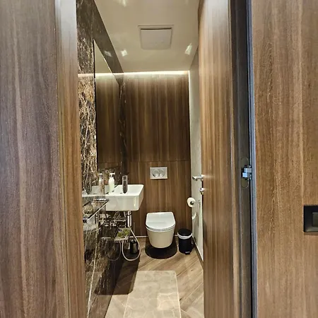 Apartament Woodside - *